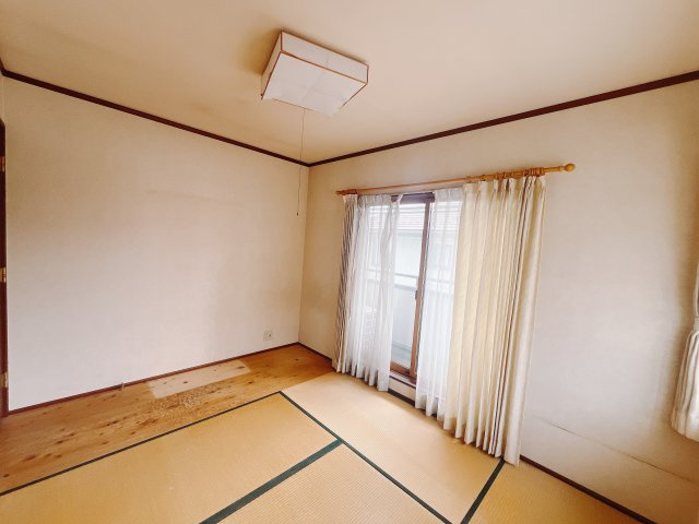 ■2階和室｜おじいちゃんやおばあちゃんが遊びに来たときにゆったりとくつろげるスペースがあると喜んでくれますよね♪