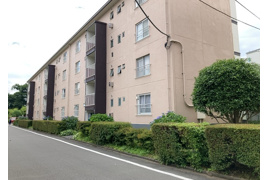 鵜野森団地　F棟の外観