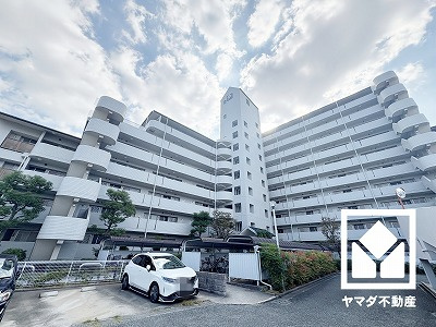 広々20.9帖のLDKが魅力。家族全員がリラックスできる、ゆったりとした快適リビングで温かい団らんの時間を。