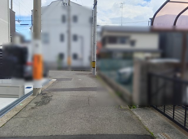 前面道路(南側方向を撮影)