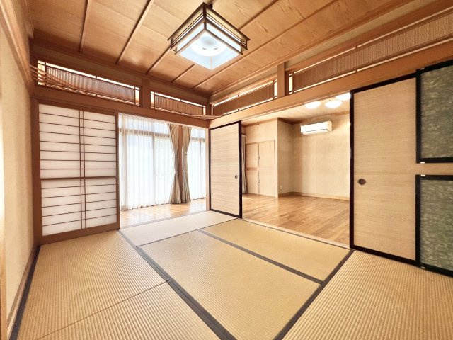 丁寧な造りが魅力的な6帖の和室！落ち着きのある空間です！　