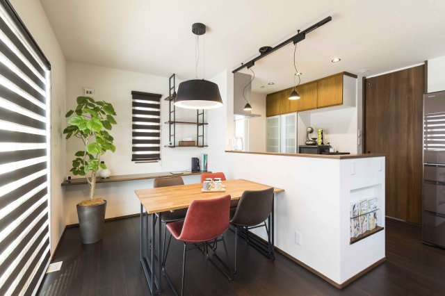 家族や友人が集う、楽しいひと時を過ごせる空間です。