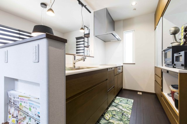 使いやすい機能を備えたキッチンで、毎日の食事が楽しい時間になります。