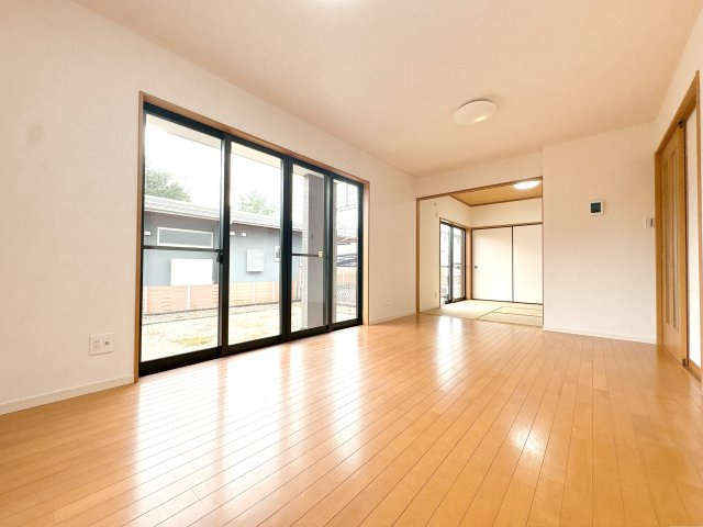 リビングの別角度になります♪