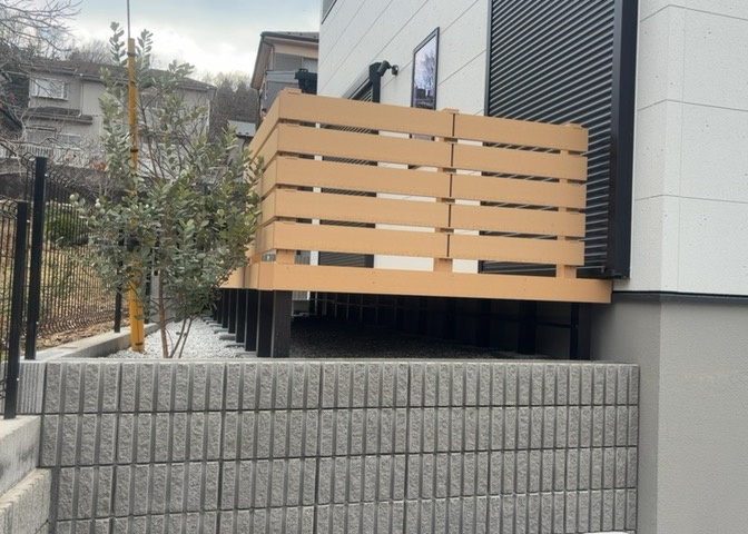 庭があることでガーデニングや家庭菜園はもちろん、こどもの遊び場やペットを放して遊ぶことができます。また、家の周囲に余裕があるということです。隣地との間があれば、十分な日当たりと、風通しが確保できます。