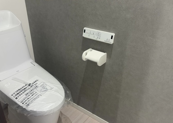 トイレは大きさや形、機能、抗菌性などが異なる多種多彩なタイプが各メーカーから出ています。それぞれに良さがあるため、事前にどういったタイプのトイレがいいのかをご家庭内で決めて、内見に行くといいでしょう。