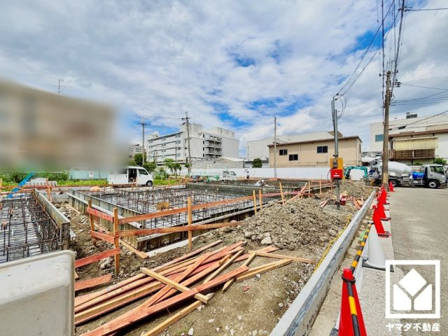 「ローソン尼崎高田町店」まで徒歩2分、「セブンイレブン尼崎額田町店」まで徒歩4分、「やまや尼崎額田店」まで徒歩6分など、他にもお買い物施設が徒歩圏内に複数あり便利な住環境です。
