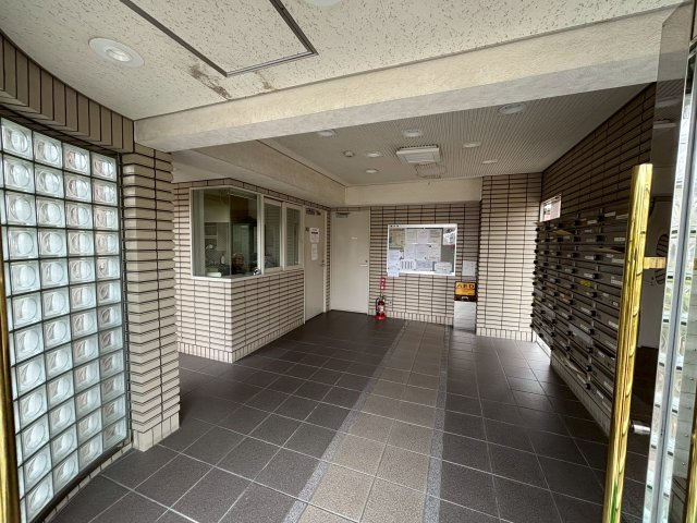 管理人さんもいるエントランスで安心です♪