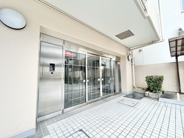 オートロック付きで防犯面も安心！快適で安全な暮らしを叶える、新生活にぴったりのマンションです。