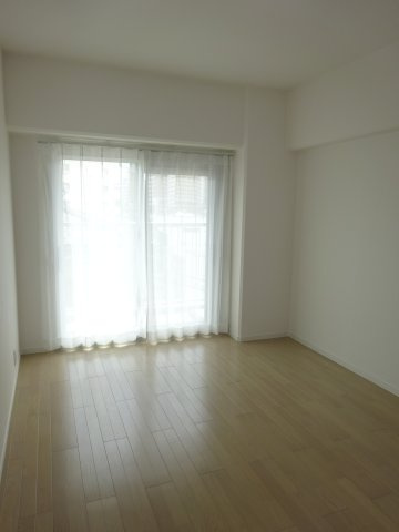 明るい洋室です。