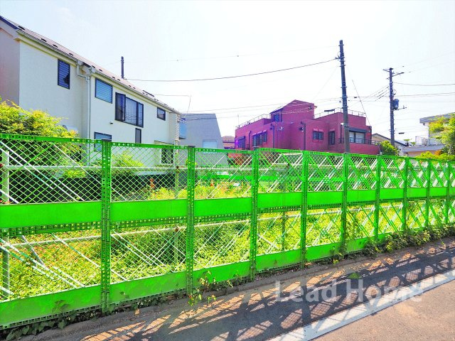 周囲に遮るものがなく心地よい風が通り抜ける魅力的な住まいです♪