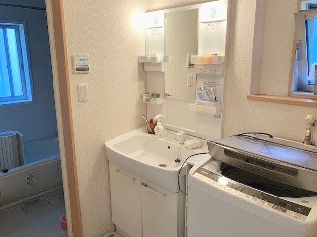 湿気がこもりやすい場所ですが、窓を完備し、通風良好です！