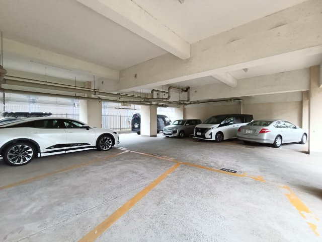 【駐車場】