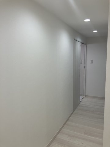 玄関から居室に続く廊下