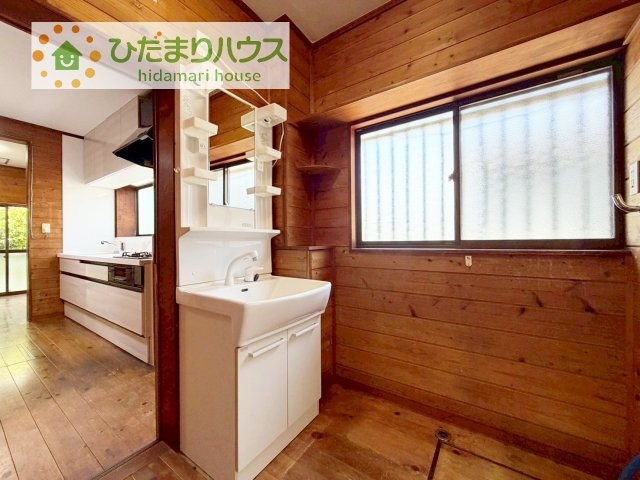 シンプルで使い勝手の良い独立洗面台！