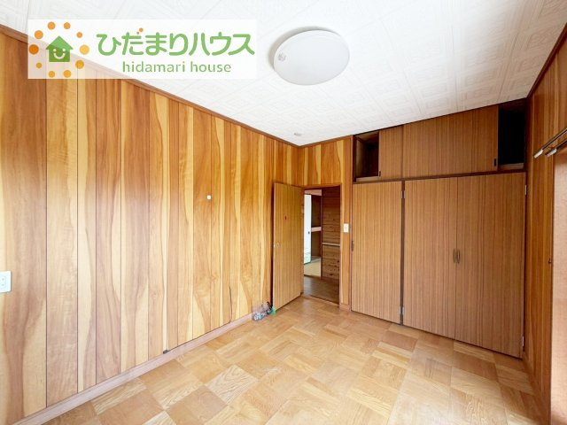 大きなベッドを置いても余裕の広さの主寝室♪