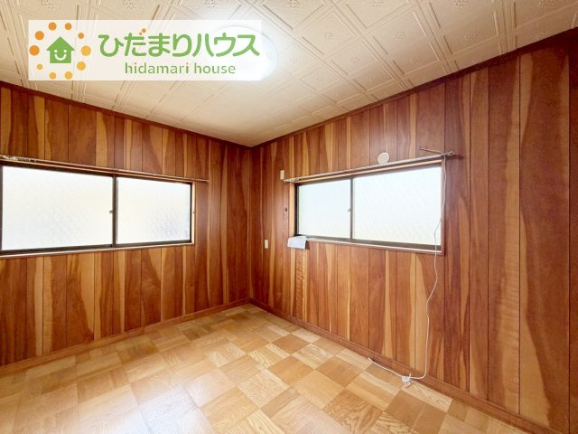 机にベットを置けば子供部屋の完成です！