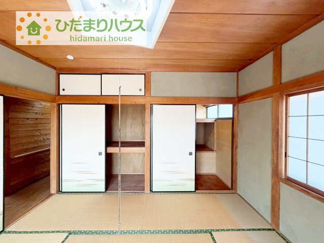 和室にも大容量の押入れ収納完備！お布団やお子様のおもちゃなどがスッキリ収納できますね(^^♪
