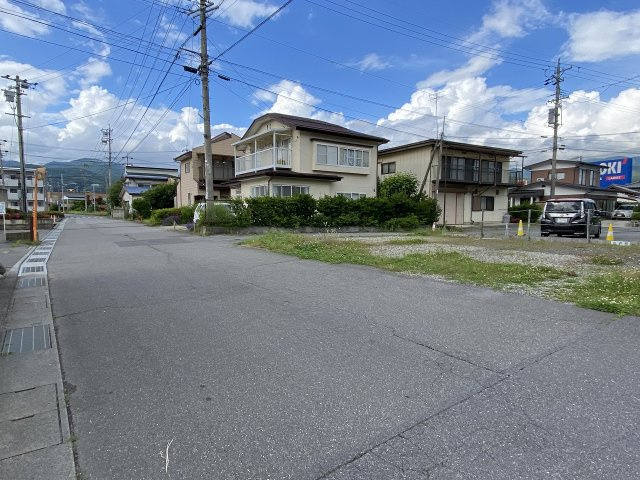 西側　前面道路