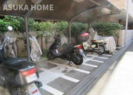バイク置き場もあります。
