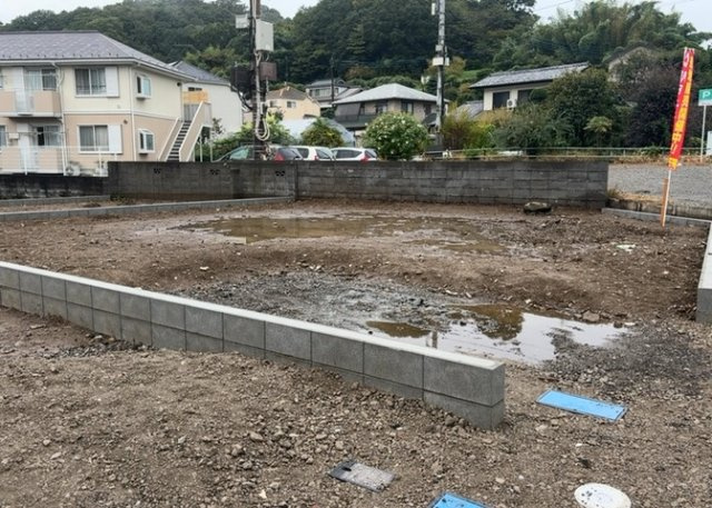 土地探しをしていると都市計画区域という言葉を目にすると思います。法律によって、都道府県知事や国土交通大臣が指定するエリアのことを指しており、都市計画区域は市街化区域と市街化調整区域に分けられています。