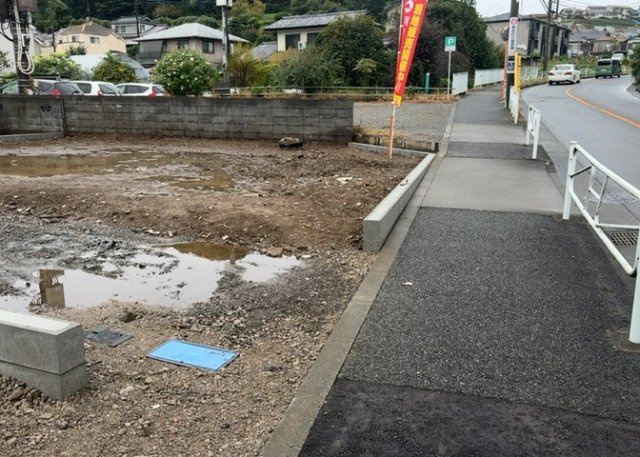 物件の詳細については、現地を見てわかること以外に、役所や法務局などで調べないとわからないことがあります。そのため、現地に行く場合は、もしこの物件を買ったらどのような生活ができるかをイメージしましょう。