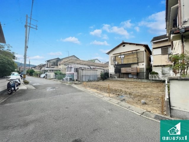 周辺は落ち着いた街並みの住宅地！子育てがしやすい住環境です！現地でしかわからない事もございます。是非一度ご覧ください。