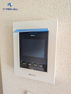 ●カラーモニター付きインターフォン●　録画機能も付いているので、ご不在時も安心♪