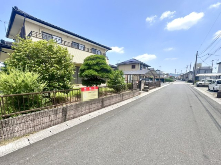 ■外観｜印象的な外観とこだわりが映える内観。シンプルで洗練されたデザインは住まう人の色に染まり、個性を映し出します。
