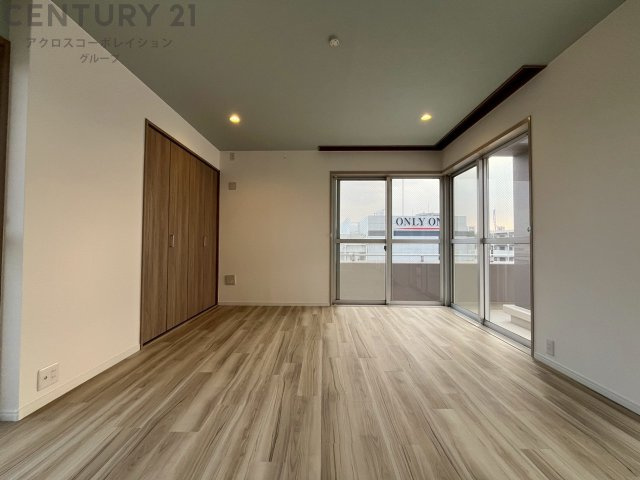 子供部屋…創造性や成長を促す遊びの空間を提供。学習や趣味に集中できる環境を整えます。個別のプライベートスペースは自己表現と自立心を育み、心地よい睡眠環境を整えリラックスできる場所を提供。