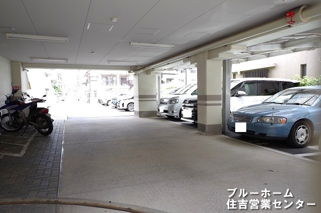 屋内の駐車場です！