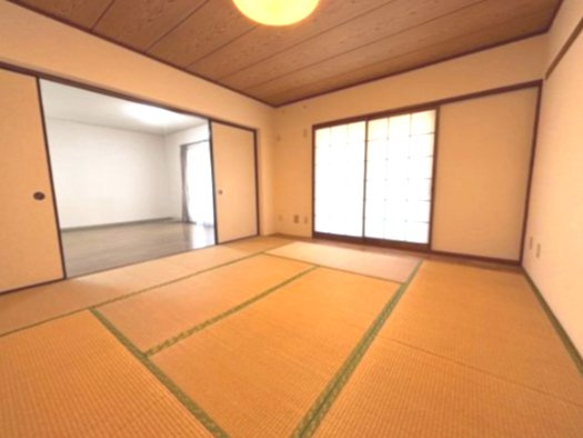南側和室約8.0帖