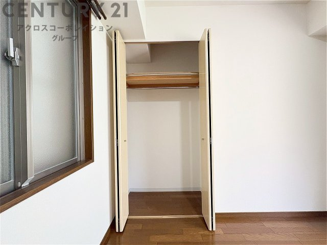 衣類やアクセサリー、小物類の収納が便利で整理整頓がしやすく、部屋の美観を保ちつつ、スペースを最大限に活用できます。衣服のしわやダメージを防ぎ、長持ちさせることができます。　