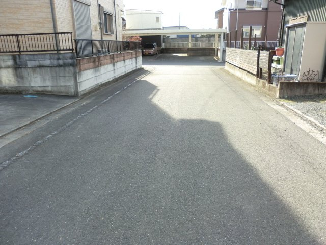 西側6ｍ道路