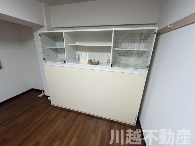 造作家具は収納と格納ベッドで便利です