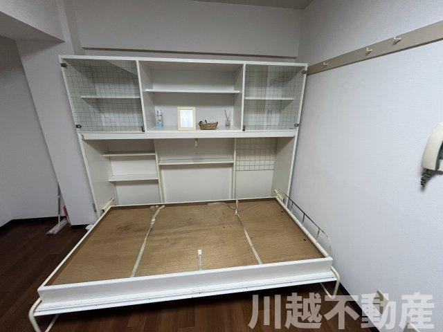 造作家具は収納と格納ベッドで便利です