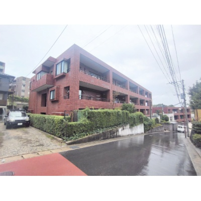 全面道路はゆったりとしていて出入り楽々♪*