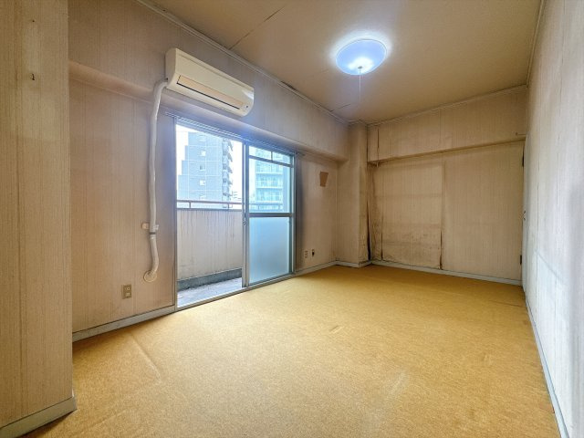 中部屋洋室/バルコニー付き