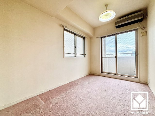 約6帖の洋室です。全居室2面採光。明るい陽光がたっぷり差し込む心地よい生活空間です。