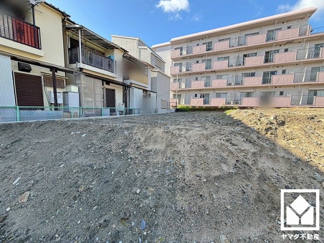 閑静な住宅街にあり、静かな環境で落ち着いた生活をお送りいただけます。