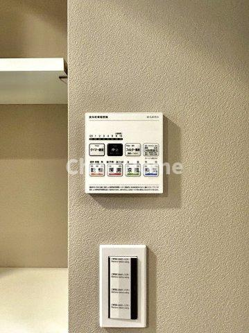 【浴室乾燥機】暖房・冷風・換気・乾燥が可能です。毎日を快適に過ごせるうれしい機能が揃っています。雨の日の洗濯物も安心です。