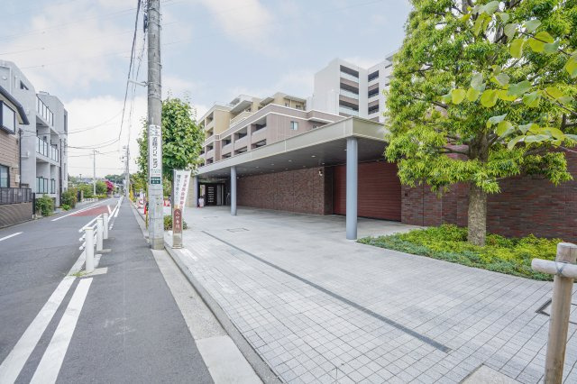 車寄せアプローチ