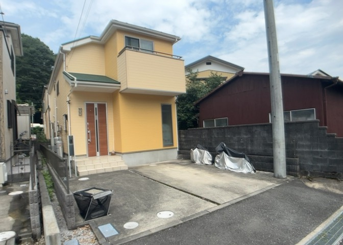 物件の詳細については、現地を見てわかること以外に、役所や法務局などで調べないとわからないことがあります。そのため、現地に行く場合は、もしこの物件を買ったらどのような生活ができるかをイメージしましょう。