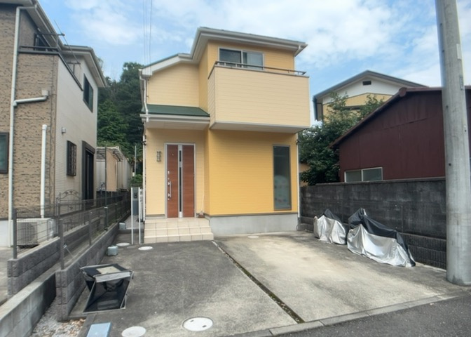 隣家の土地はどうなっているのか、生活利便施設が近くにあるのか、学校まで近いかなど、お客様のライフスタイルにあわせたイメージが重要です。また、近くにあると困る施設が近くにないかも確認するといいでしょう。