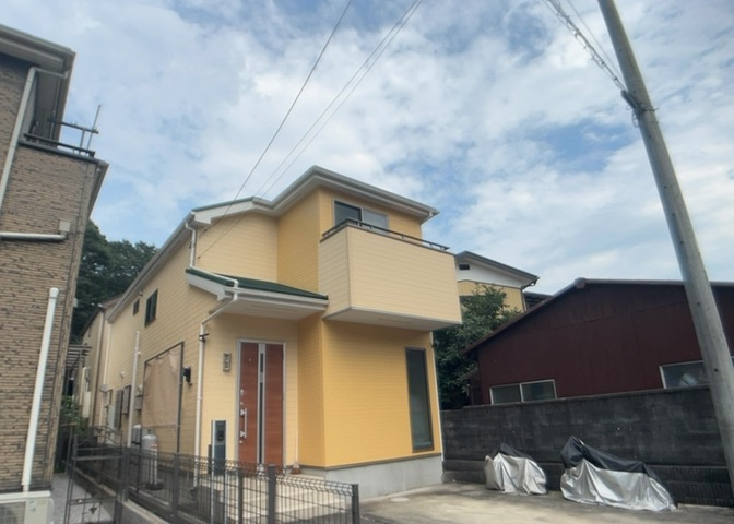 両面バルコニーは、バルコニーそのものの機能というよりかは設置の仕方による名称です。複数のバルコニーを東西や南東などの相対する場所に設置することで、通風や採光が確保しやすくなるというメリットがあります。