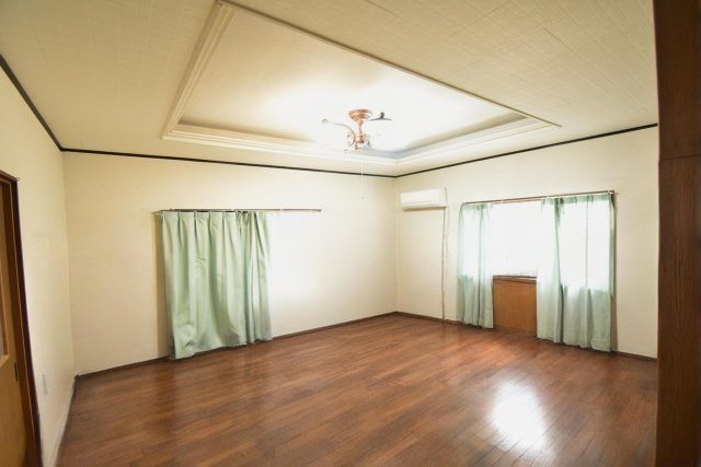 ※家具等はAI機能で削除しております。