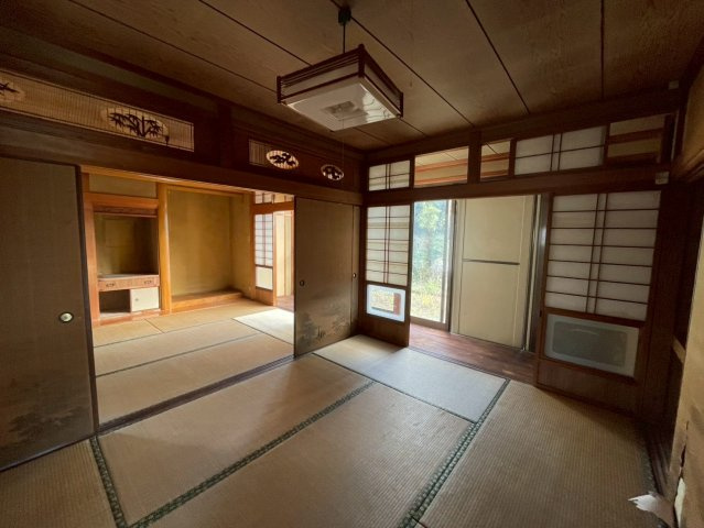 続き和室になります。