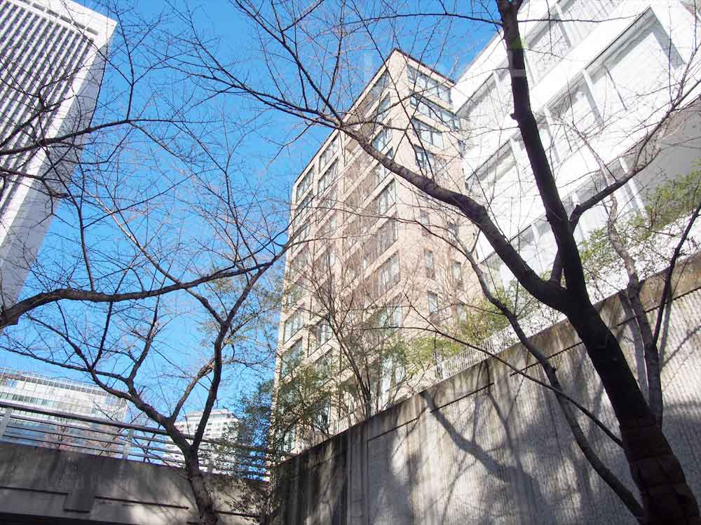 街並みと美しく調和する洗面された外観です！管理体制もしっかり整っており安心してお住まいいただけます♪