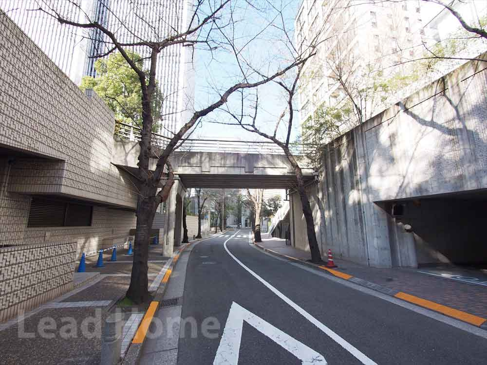 銀座線「溜池山王」駅から徒歩約3分の好立地です！駅までのアクセスが良く毎日の通勤通学も楽々です♪