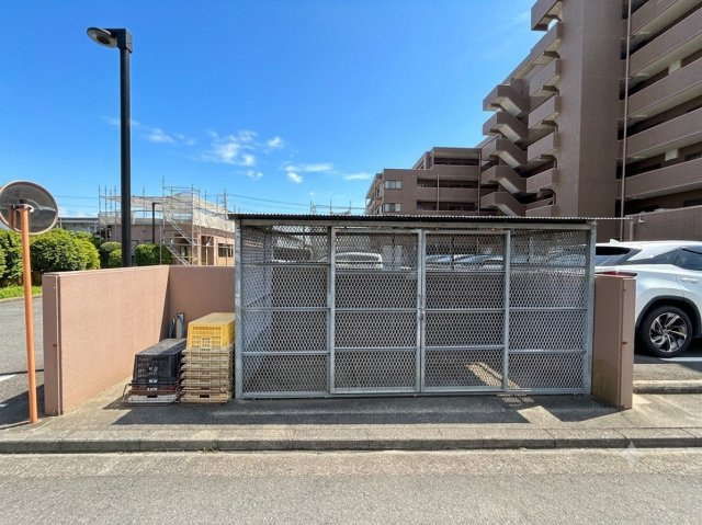 敷地内にあるゴミ置き場になります。
